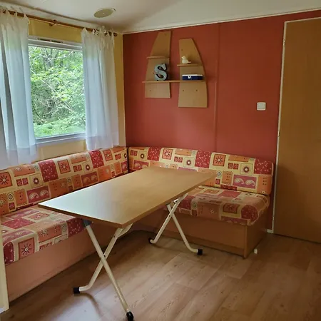 Apartament Les De